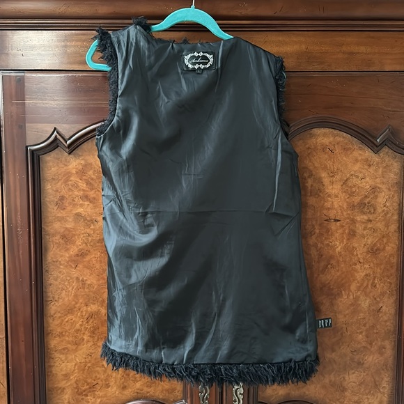Ambiance Faux Fur Vest - Picture 8 of 10